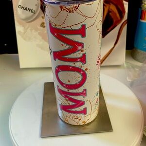 Tumbler with matching lid, NWOT Stylish MOM, ALOHA FLOWER MOM PRINT- New!